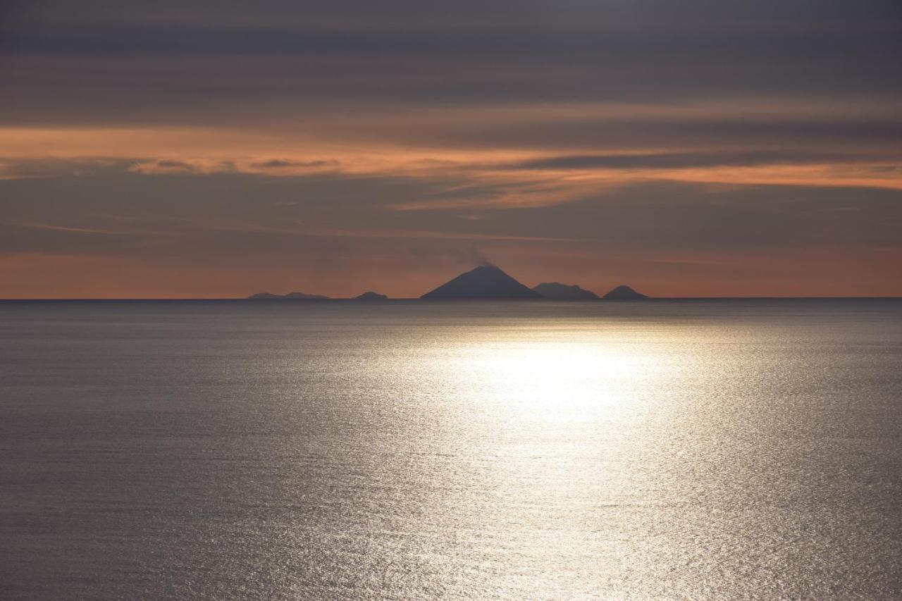 Al Chiaro Di Luna Paola Buitenkant foto
